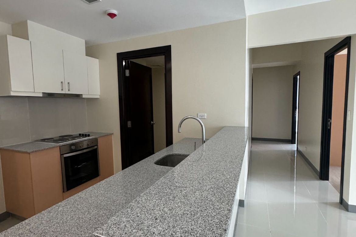2 Bedroom Condo for Sale in Uptown Parksuites, BGC, Taguig – photo 4