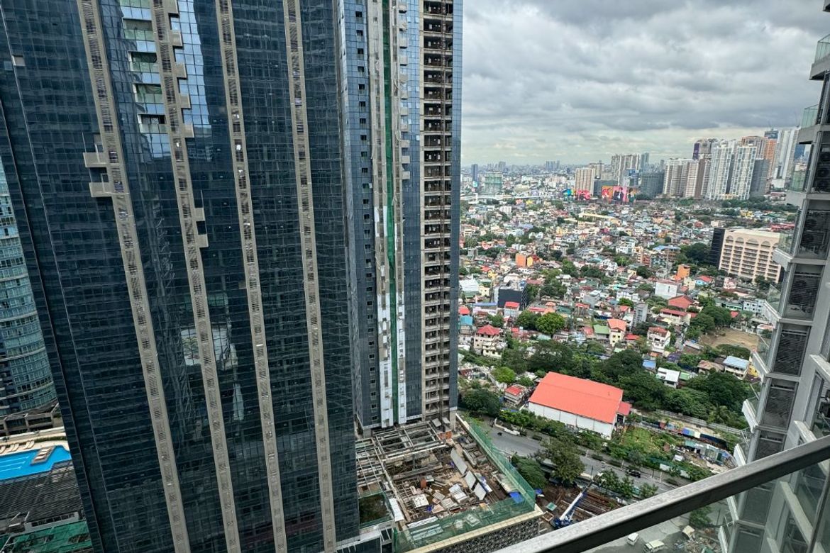 2 Bedroom Condo for Sale in Uptown Parksuites, BGC, Taguig – photo 7