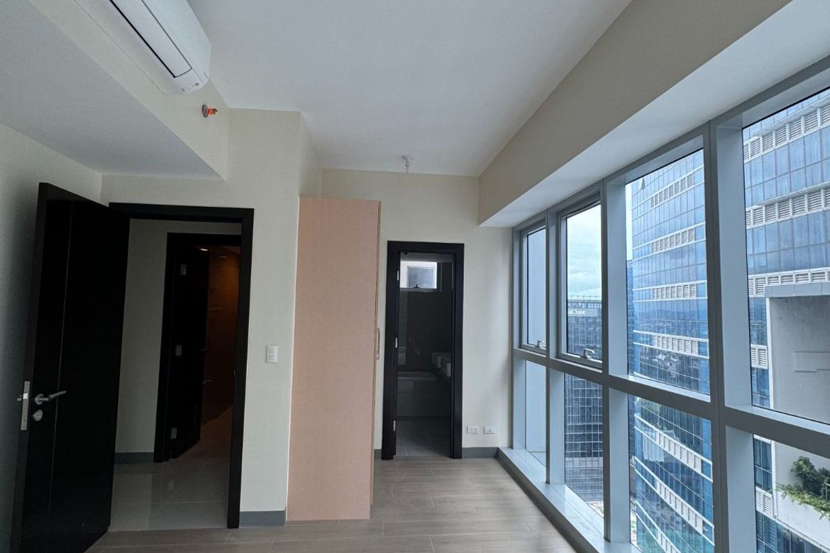 2 Bedroom Condo for Sale in Uptown Parksuites, BGC, Taguig – photo 14