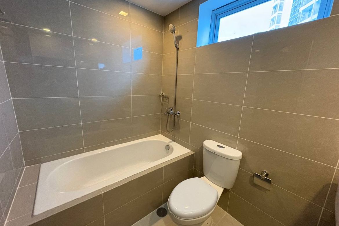 2 Bedroom Condo for Sale in Uptown Parksuites, BGC, Taguig – photo 6