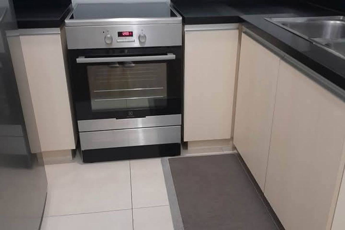 2 Bedroom Condo for Sale in Urdaneta, Makati City near MRT-3 Buendia – photo 5