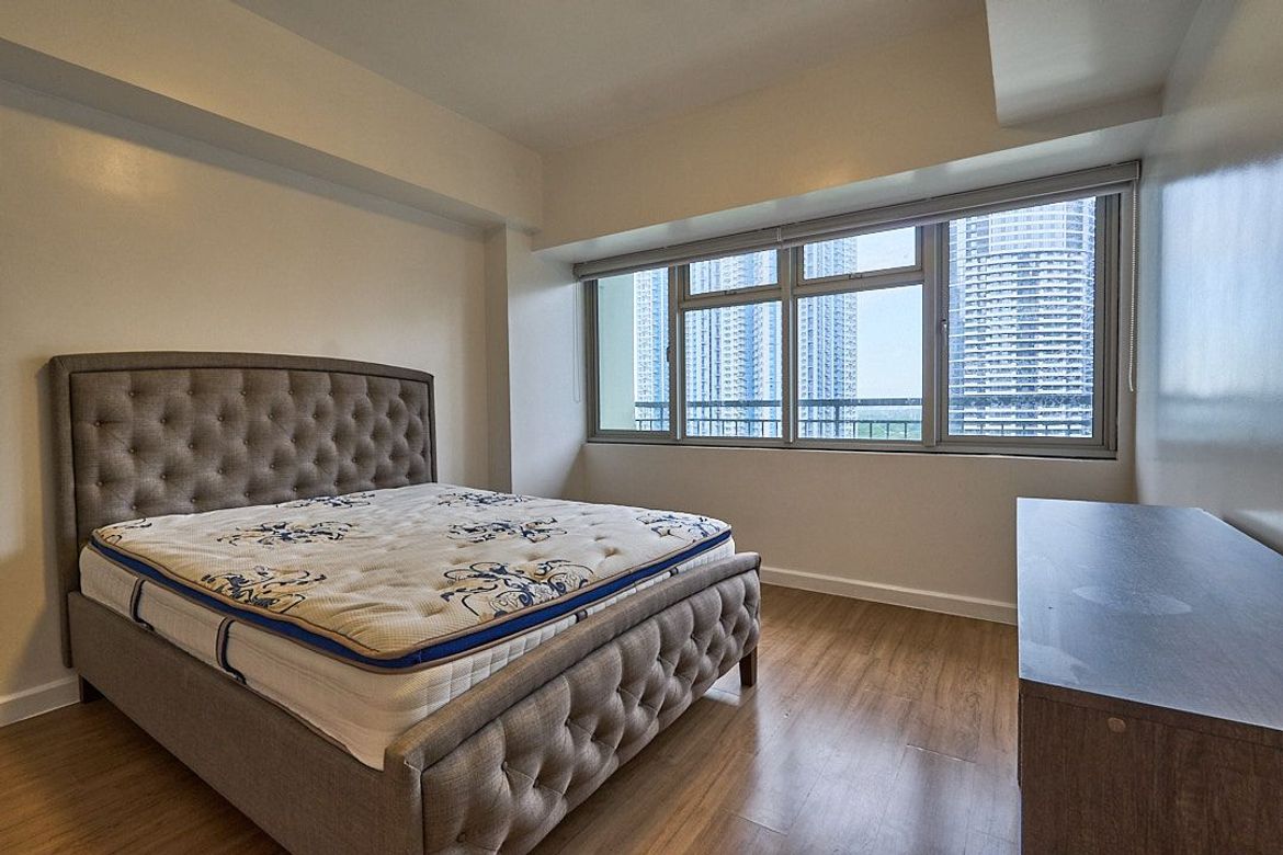 2 Bedroom Condo for Sale in Verve Residences, BGC, Taguig