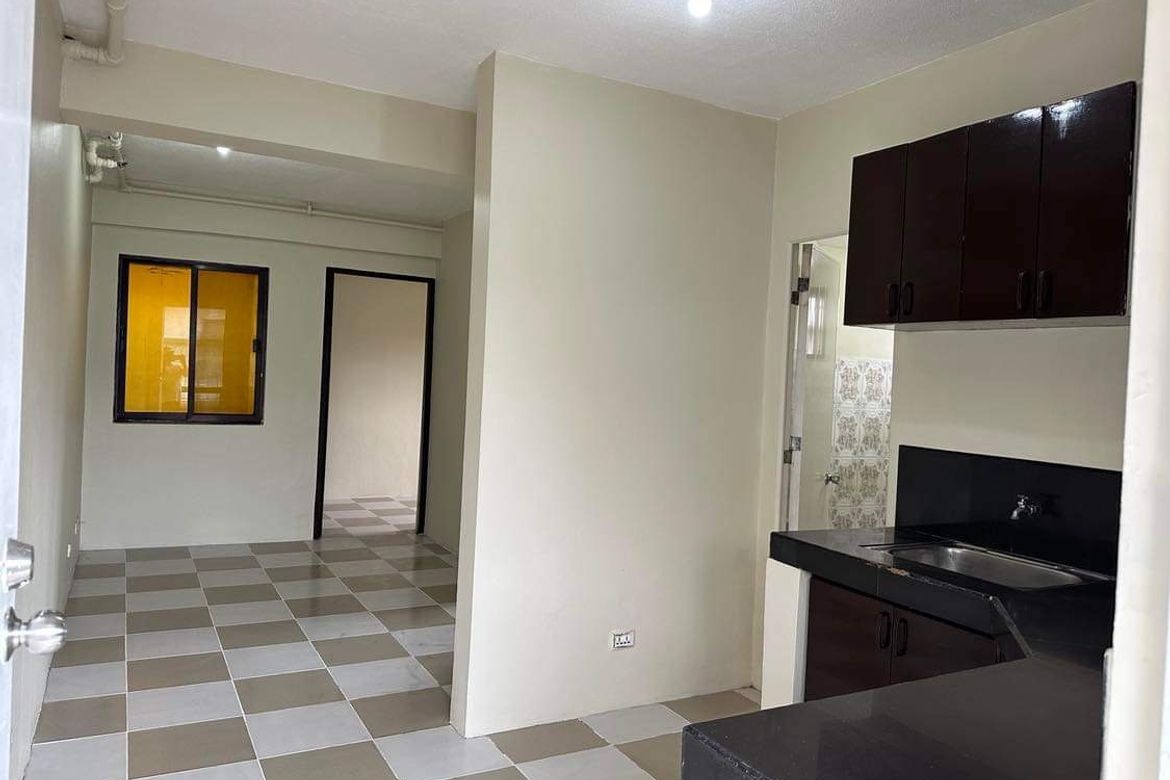 23 Bedroom Shophouse for Sale in Bangkal, Makati City near MRT-3 Magallanes – photo 6