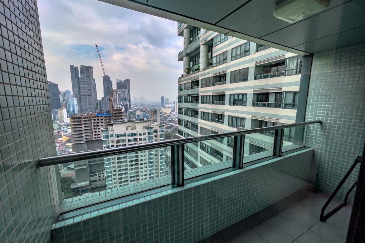 3 Bedroom Condo for Sale in Edades Tower, Rockwell, Makati City near MRT-3 Guadalupe – photo 12