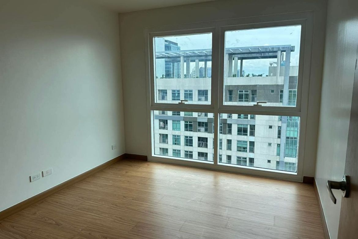 3 Bedroom Condo for Sale in Madison Park West, BGC, Taguig