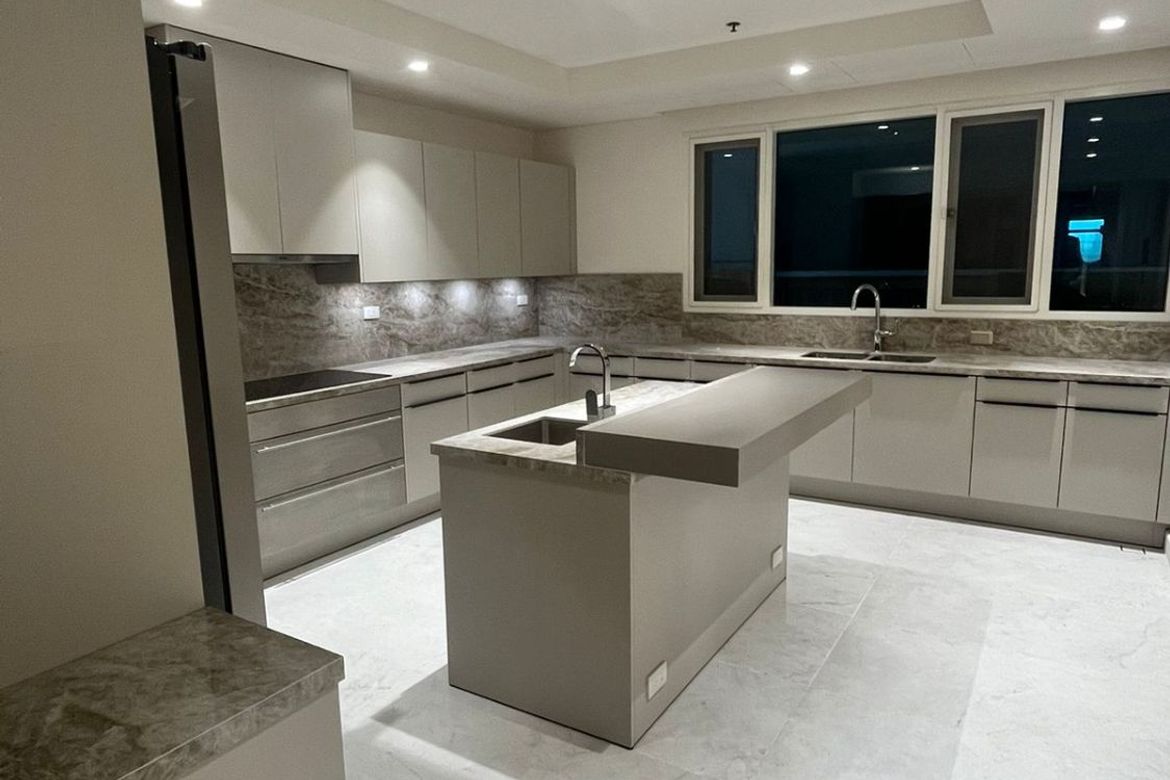 3 Bedroom Condo for Sale in One Roxas Triangle Tower, Urdaneta, Makati City near MRT-3 Buendia – photo 3
