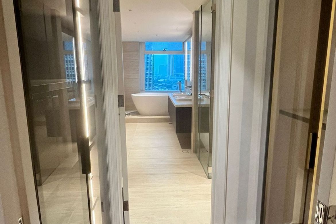3 Bedroom Condo for Sale in One Roxas Triangle Tower, Urdaneta, Makati City near MRT-3 Buendia – photo 9