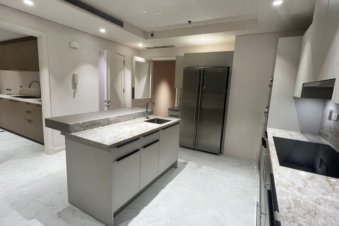 3 Bedroom Condo for Sale in One Roxas Triangle Tower, Urdaneta, Makati City near MRT-3 Buendia – photo 12