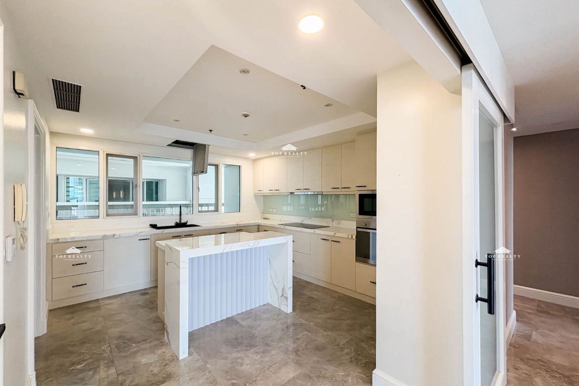 3 Bedroom Condo for Sale in One Roxas Triangle Tower, Urdaneta, Makati City near MRT-3 Buendia – photo 5