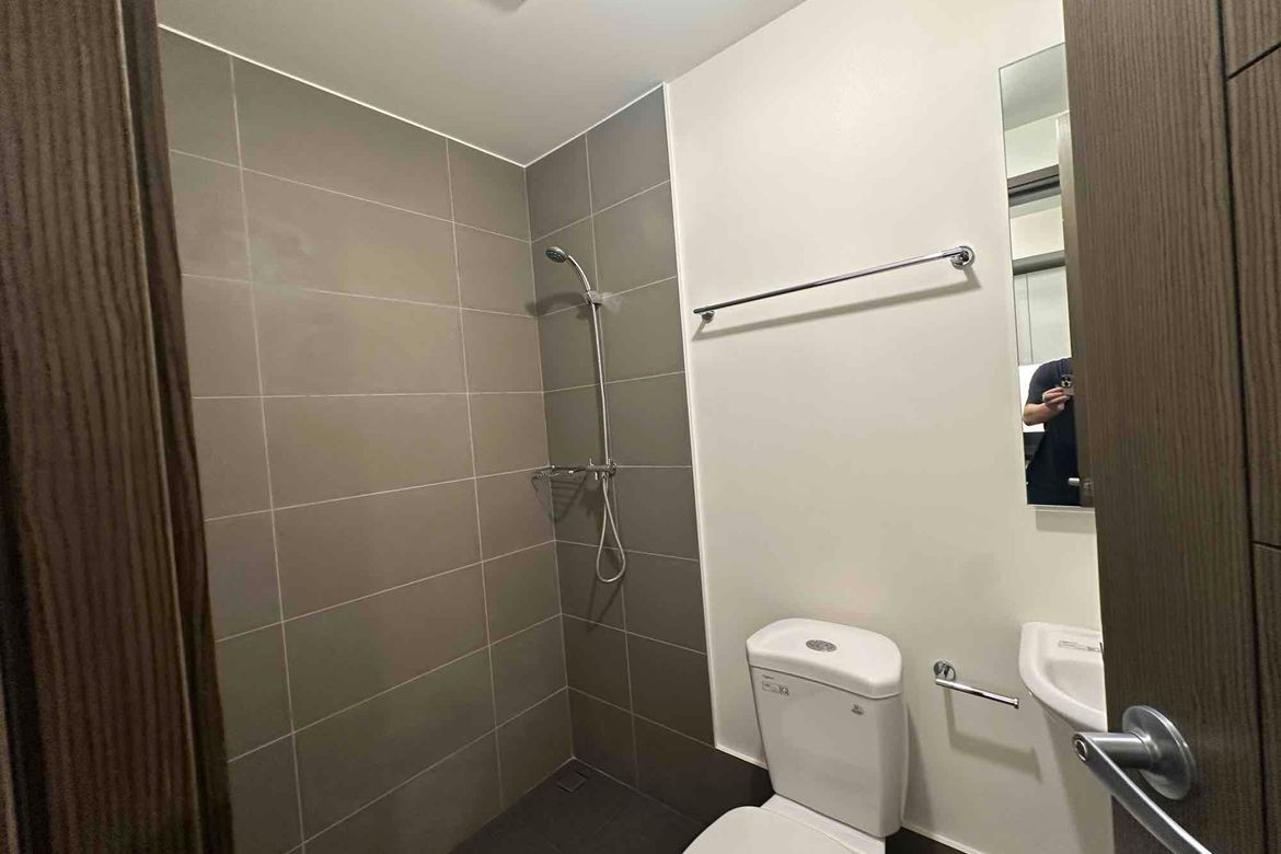 3 Bedroom Condo for Sale in Park Central Towers, Urdaneta, Makati City near MRT-3 Ayala – photo 7