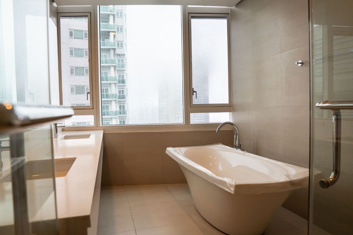 3 Bedroom Condo for Sale in Park Terraces, San Lorenzo, Makati City near MRT-3 Ayala – photo 3