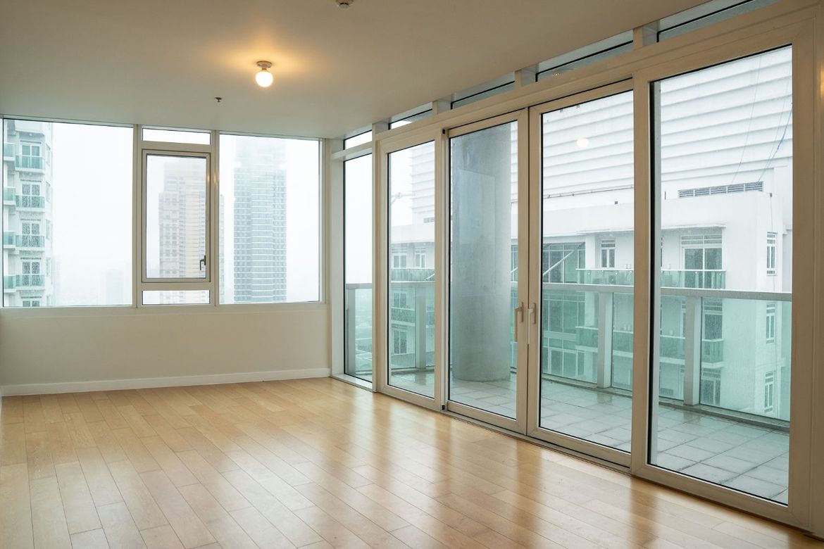 3 Bedroom Condo for Sale in Park Terraces, San Lorenzo, Makati City near MRT-3 Ayala – photo 6