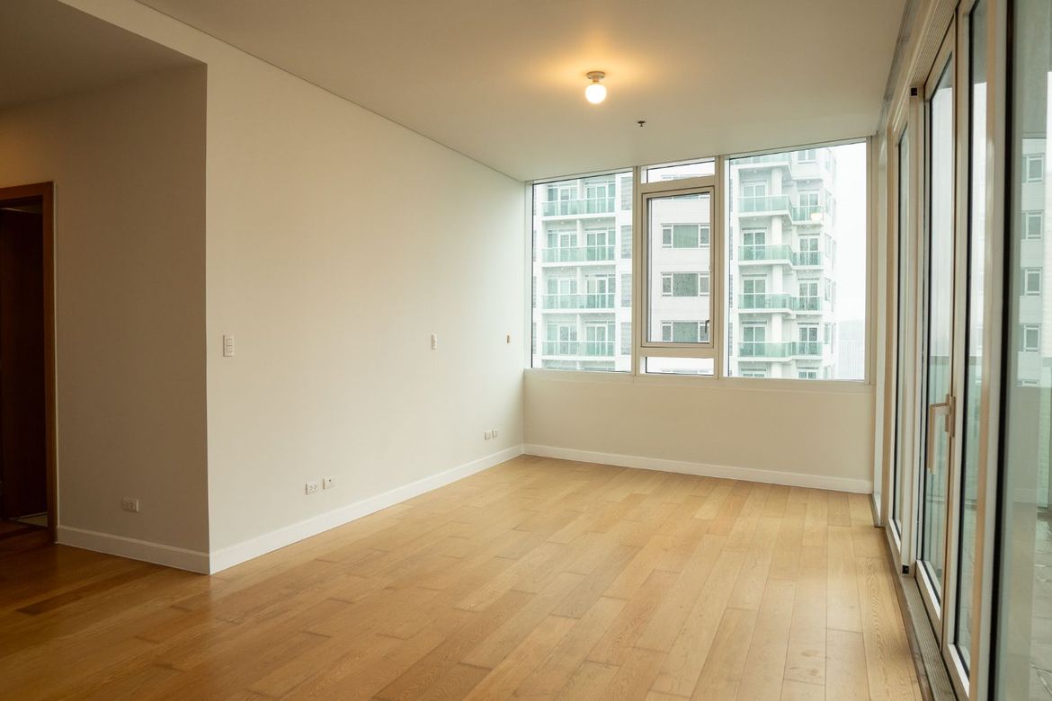3 Bedroom Condo for Sale in Park Terraces, San Lorenzo, Makati City near MRT-3 Ayala – photo 9