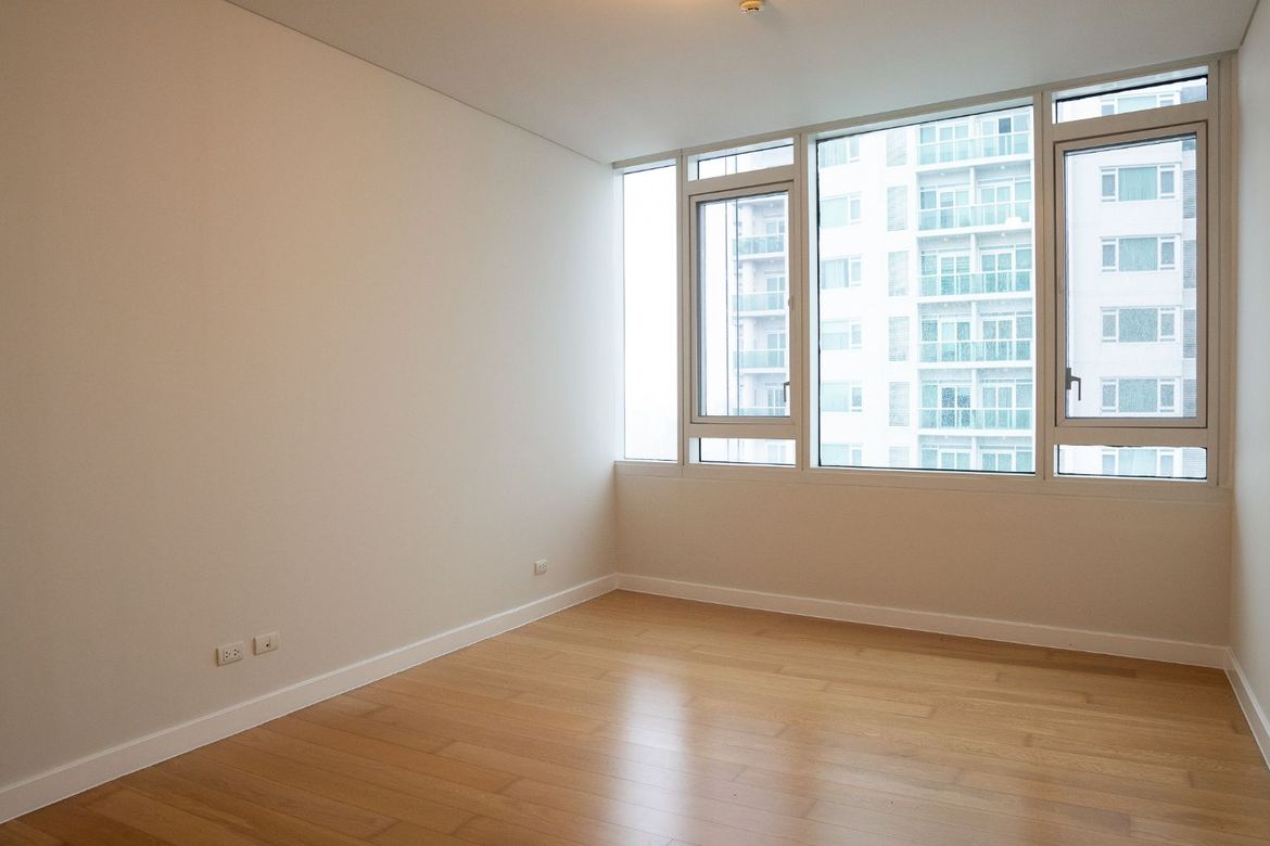 3 Bedroom Condo for Sale in Park Terraces, San Lorenzo, Makati City near MRT-3 Ayala – photo 11