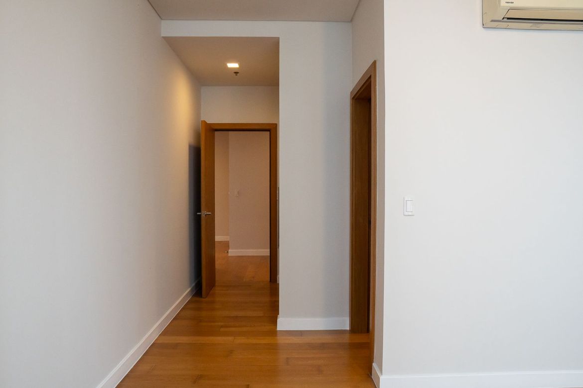 3 Bedroom Condo for Sale in Park Terraces, San Lorenzo, Makati City near MRT-3 Ayala – photo 15