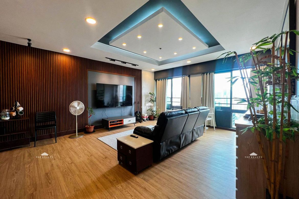 3 Bedroom Condo for Sale in Pio Del Pilar, Makati City