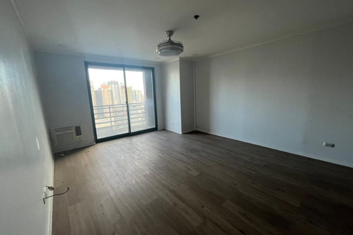 3 Bedroom Condo for Sale in Pio Del Pilar, Makati City – photo 5