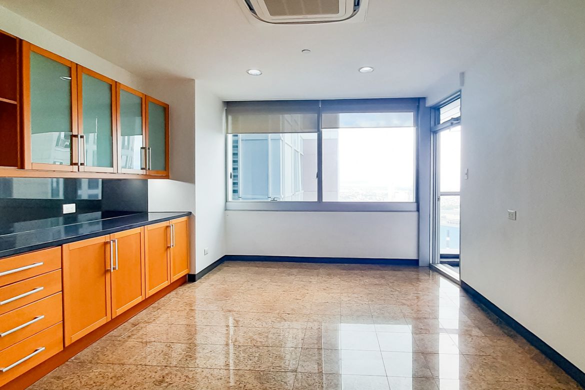 3 Bedroom Condo for Sale in Regent Parkway, BGC, Taguig – photo 13