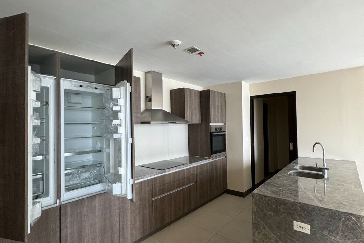 3 Bedroom Condo for Sale in St. Moritz Private Estate, BGC, Taguig