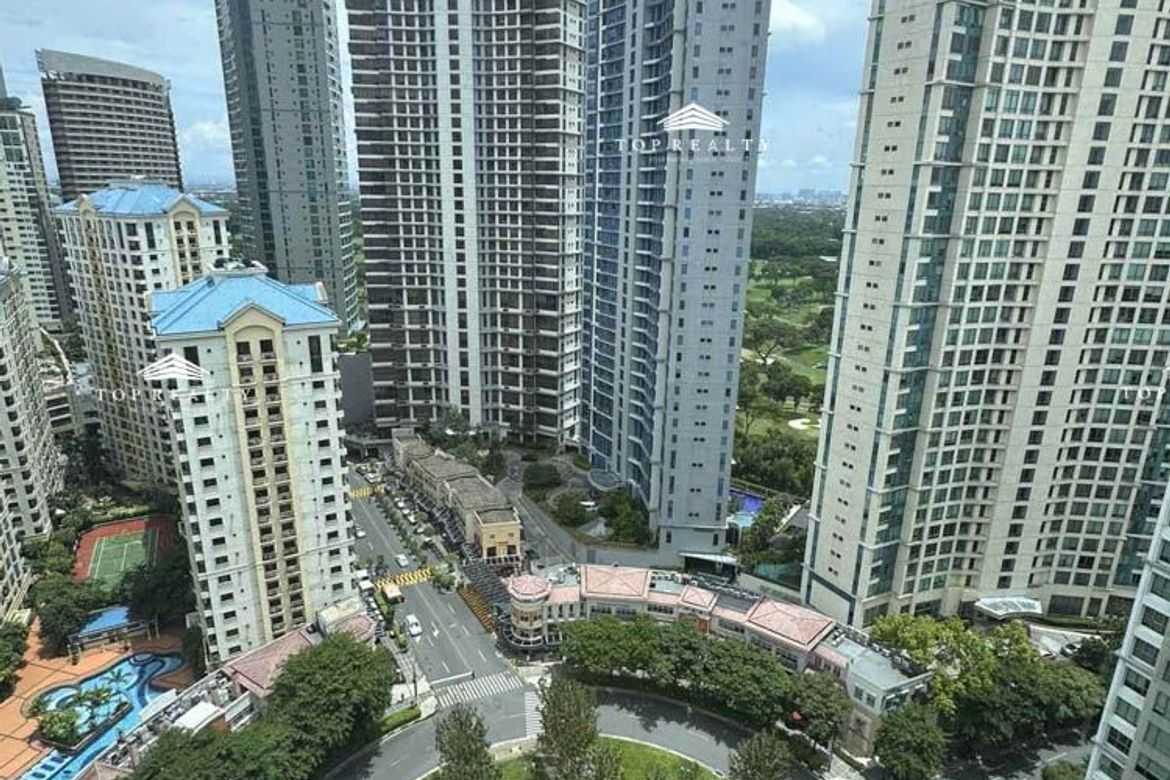 3 Bedroom Condo for Sale in The Fort Residences, BGC, Taguig