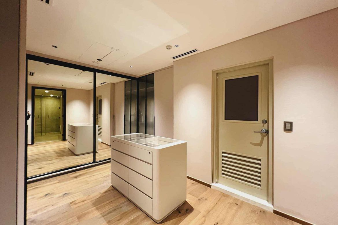 3 Bedroom Condo for Sale in Two Roxas Triangle, Urdaneta, Makati City near MRT-3 Buendia – photo 7