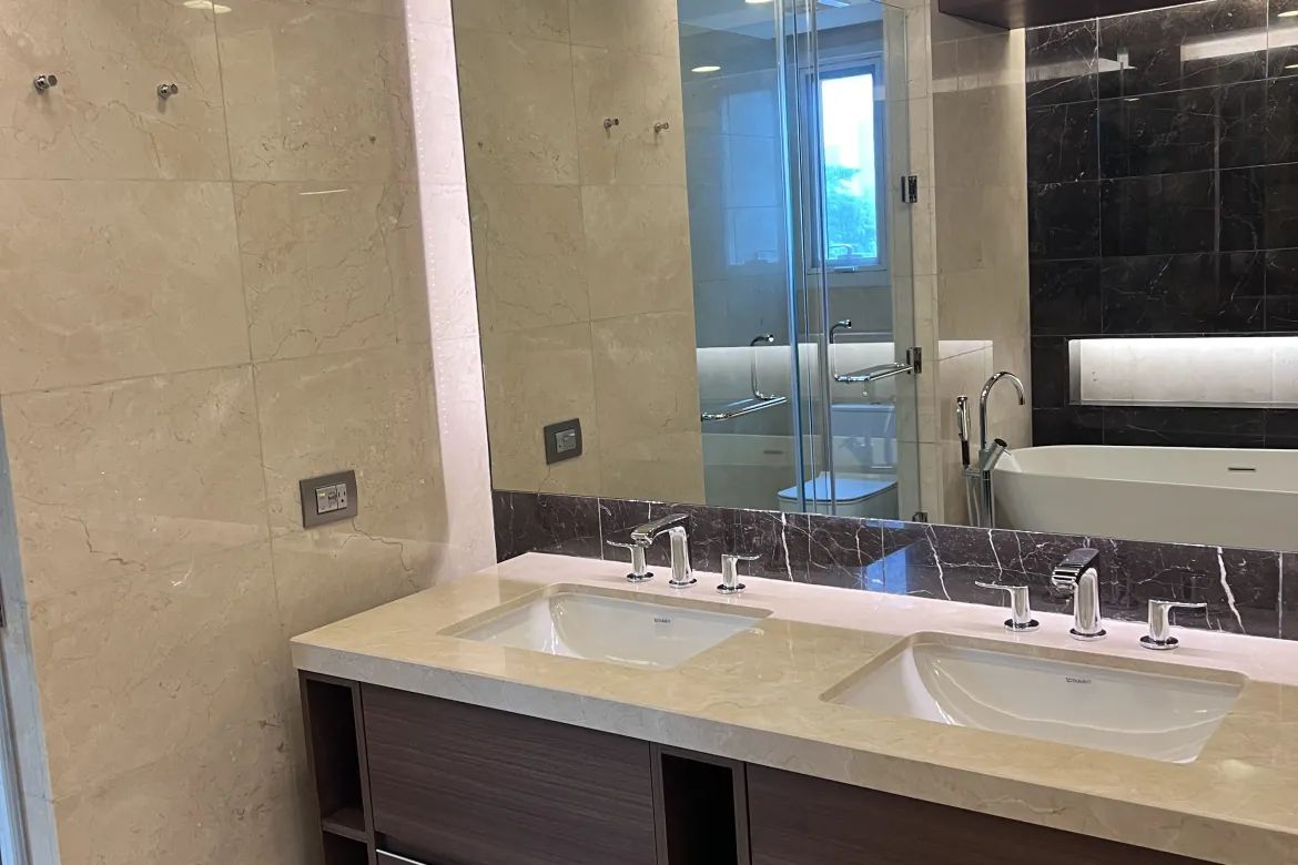 3 Bedroom Condo for Sale in Two Roxas Triangle, Urdaneta, Makati City near MRT-3 Buendia – photo 9