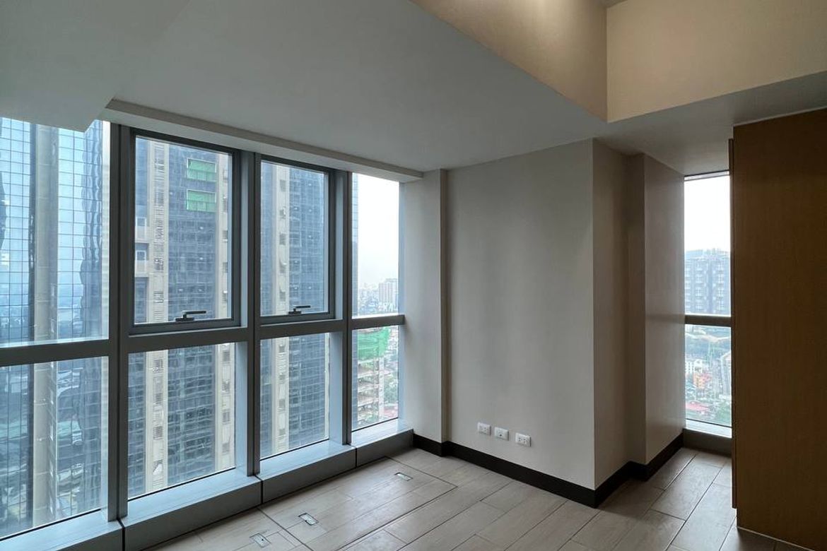 3 Bedroom Condo for Sale in Uptown Parksuites, BGC, Taguig – photo 6