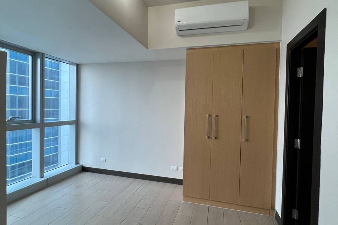 3 Bedroom Condo for Sale in Uptown Parksuites, BGC, Taguig – photo 7