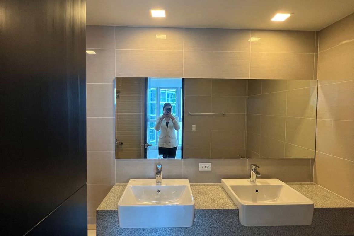 3 Bedroom Condo for Sale in Uptown Parksuites, BGC, Taguig – photo 8