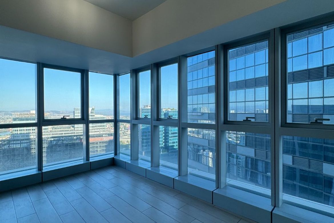 3 Bedroom Condo for Sale in Uptown Parksuites, BGC, Taguig