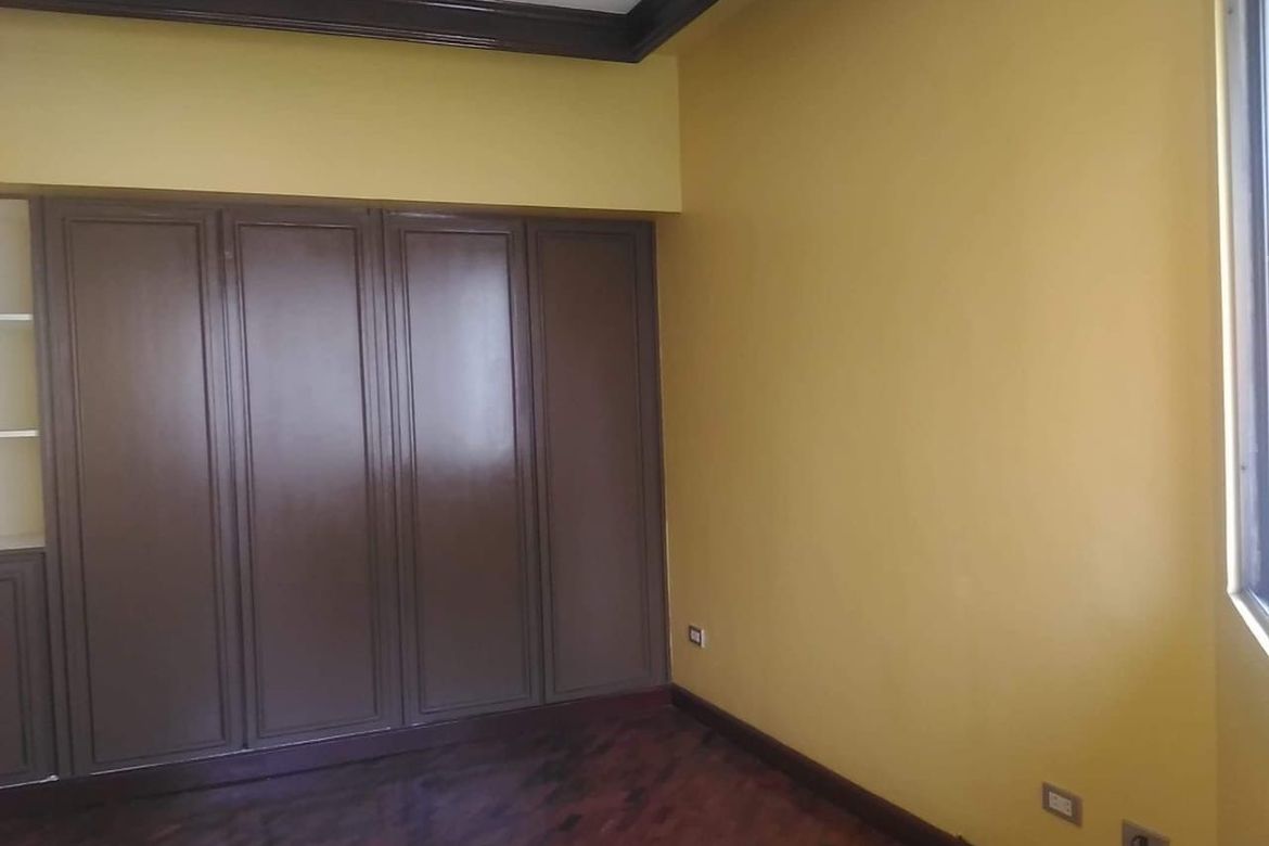 3 Bedroom Condo for Sale in Urdaneta, Makati City near MRT-3 Ayala – photo 12