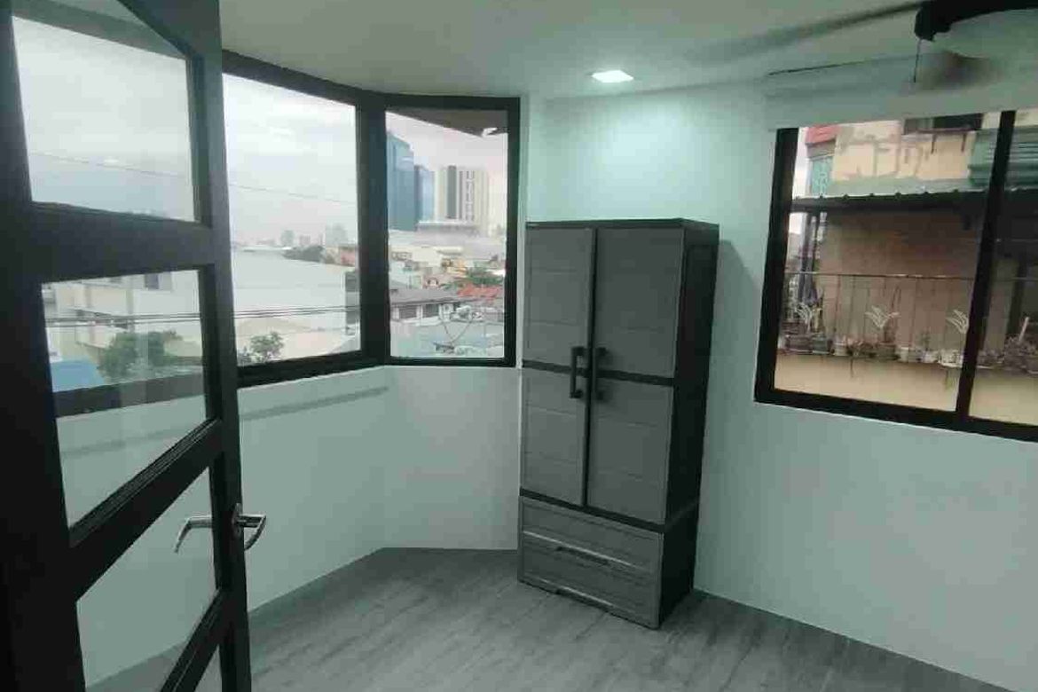 3 Bedroom Condo for Sale in Valenzuela, Makati City – photo 4