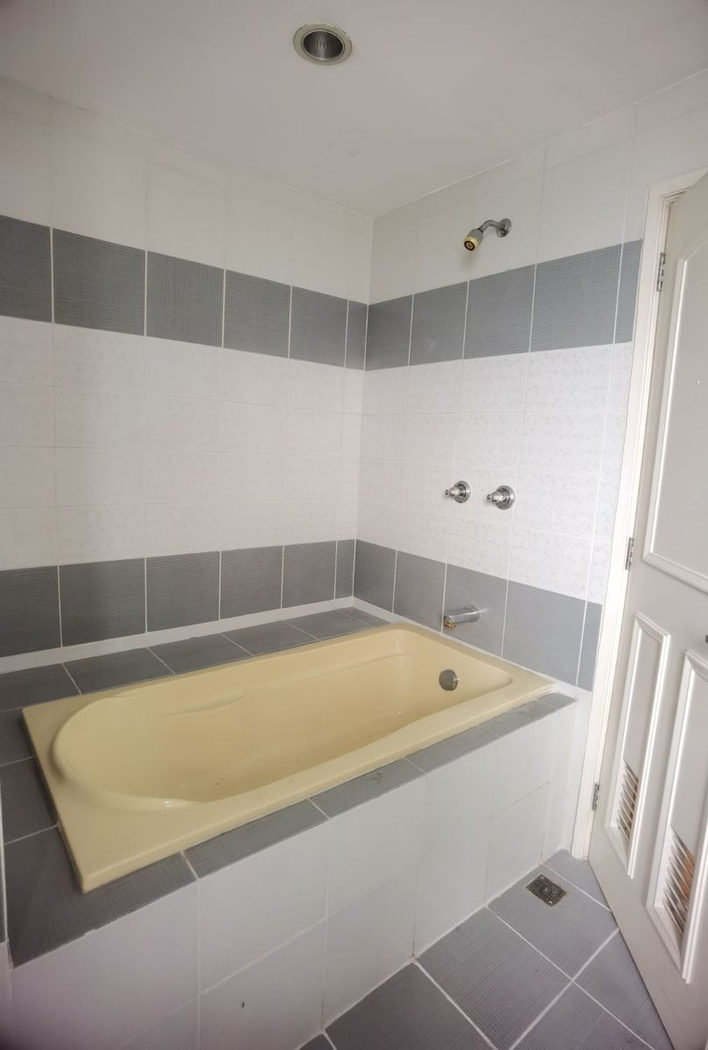 3-Bedroom Corner Condo Unit for Sale in One Balete, New Manila, Quezon City – photo 16
