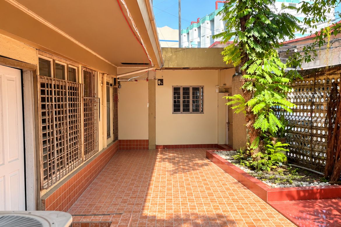 3 Bedroom House for Sale in Poblacion, Makati City – photo 3