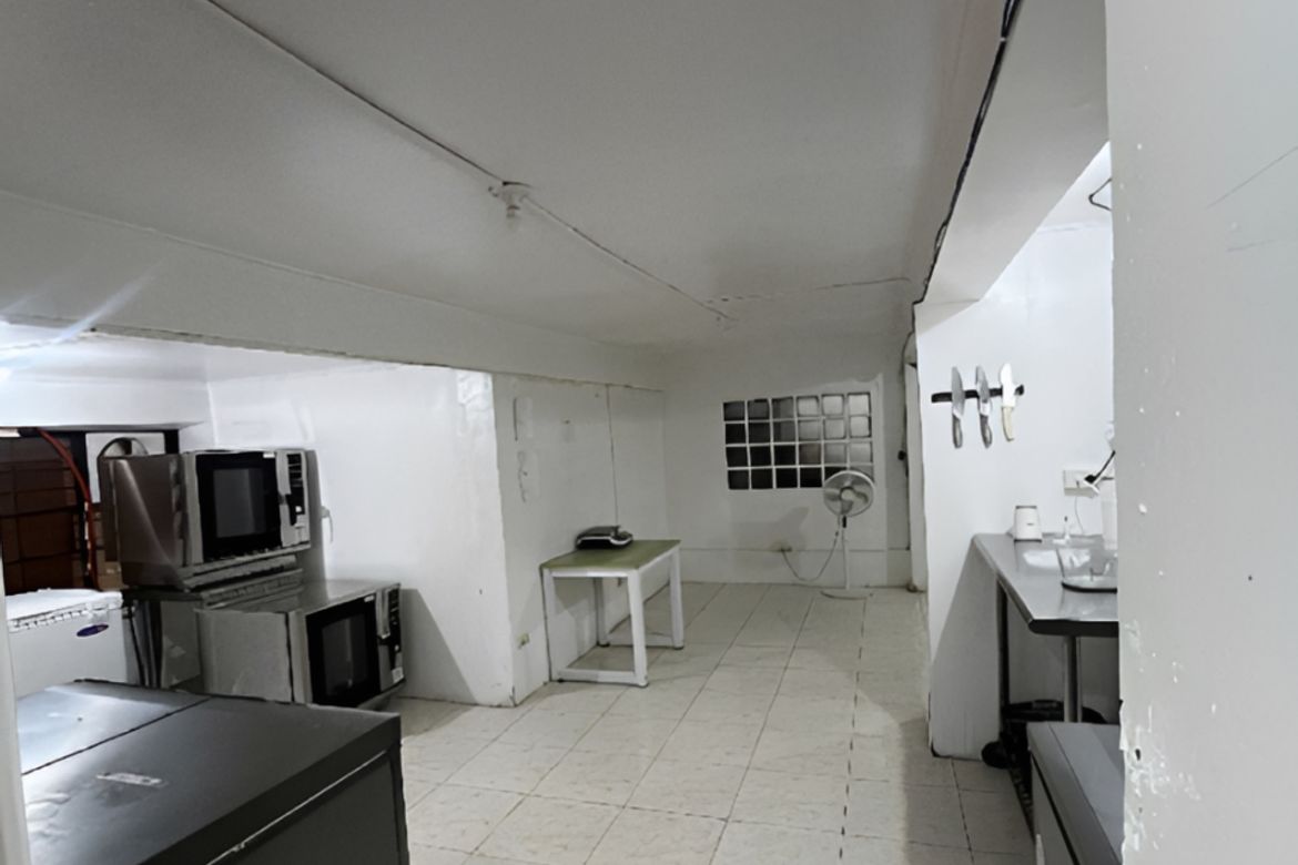 3 Bedroom House for Sale in Poblacion, Makati City – photo 7