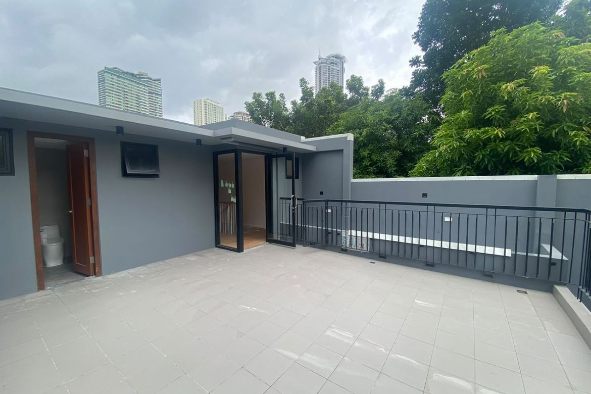 3 Bedroom House for Sale in San Lorenzo, Makati City near MRT-3 Ayala – photo 10