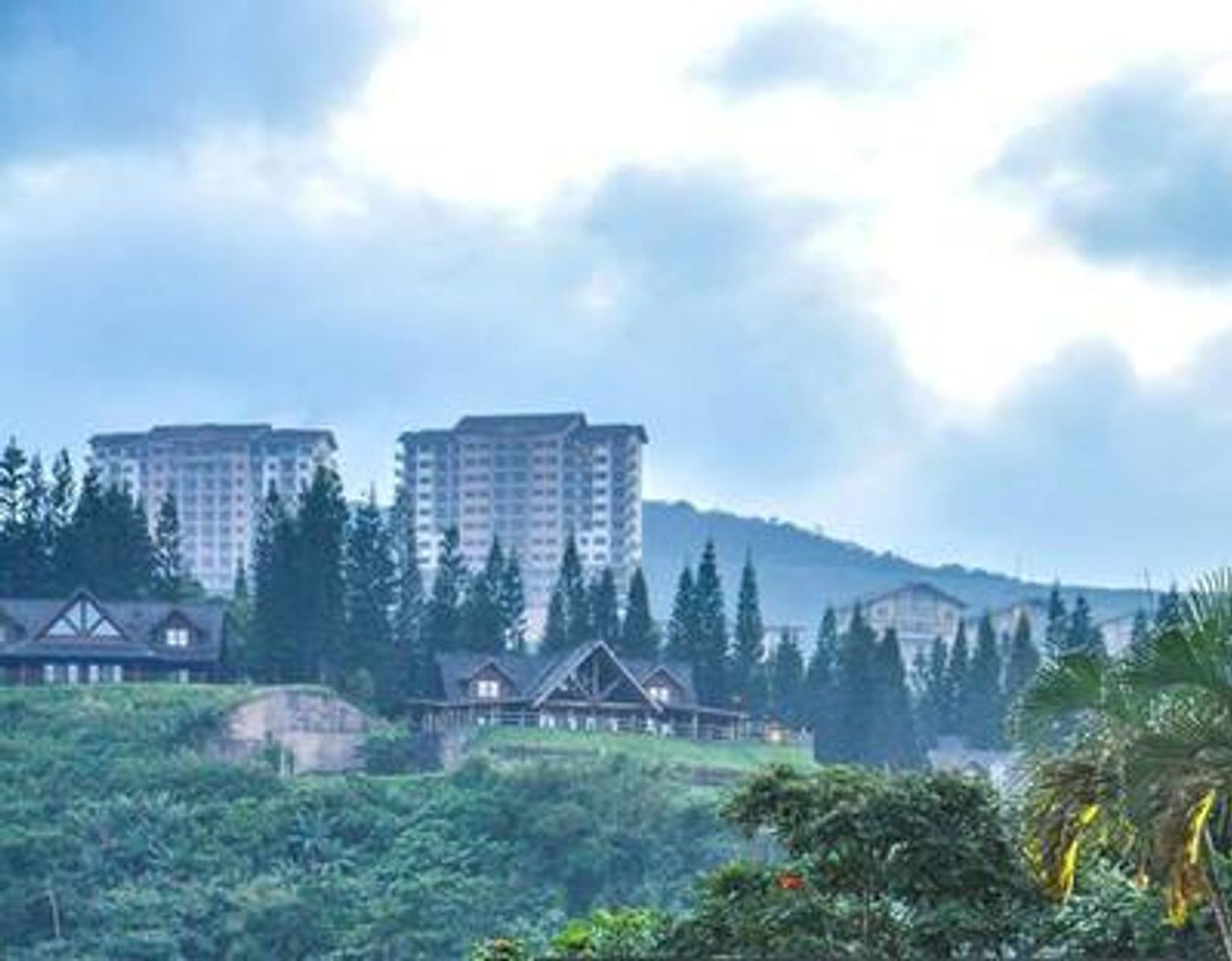 Magnificent 3-Bedroom Penthouse for Sale in Woodridge Mahogany Building, Tagaytay Highlands – photo 3