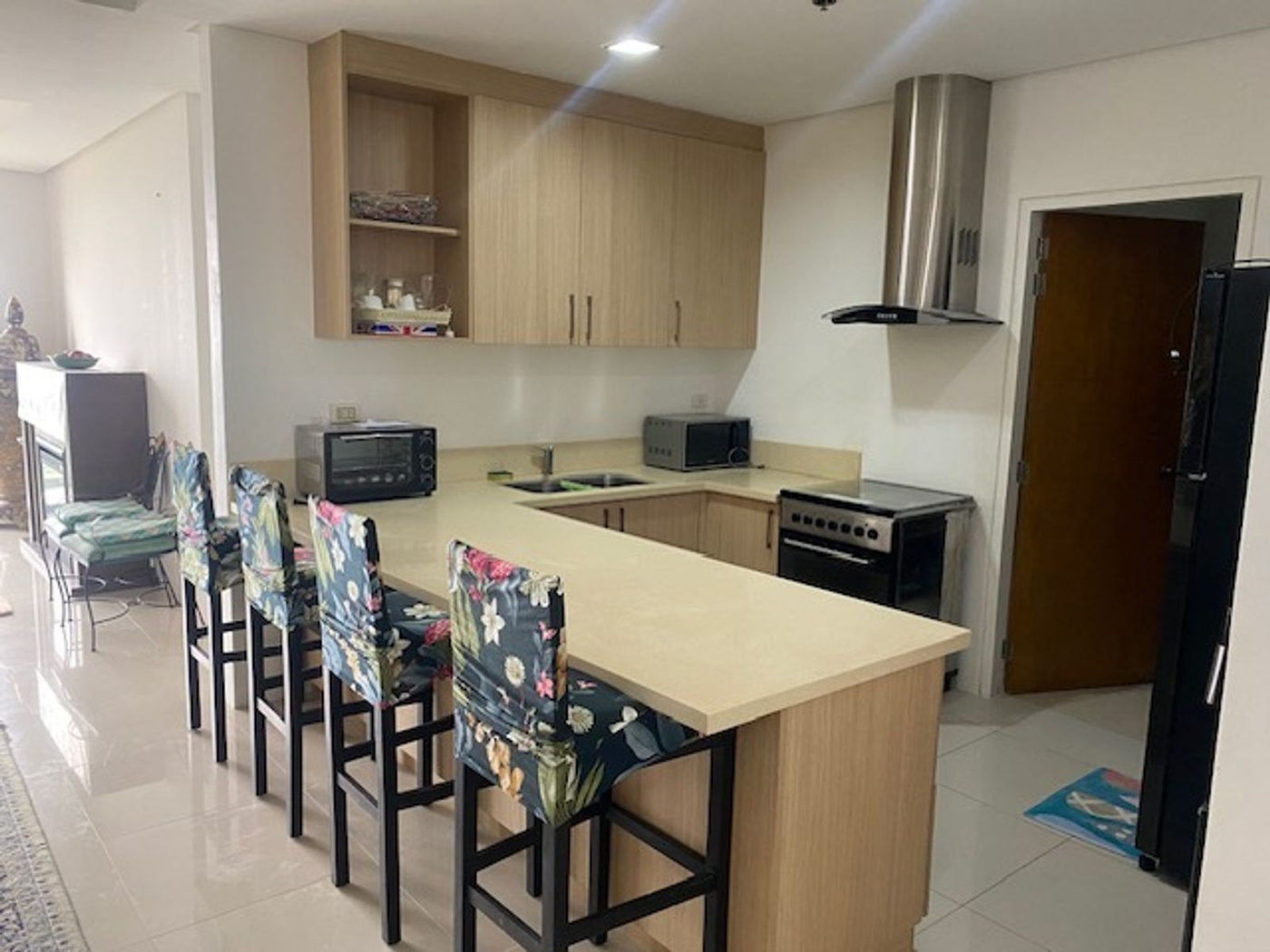 Magnificent 3-Bedroom Penthouse for Sale in Woodridge Mahogany Building, Tagaytay Highlands – photo 13