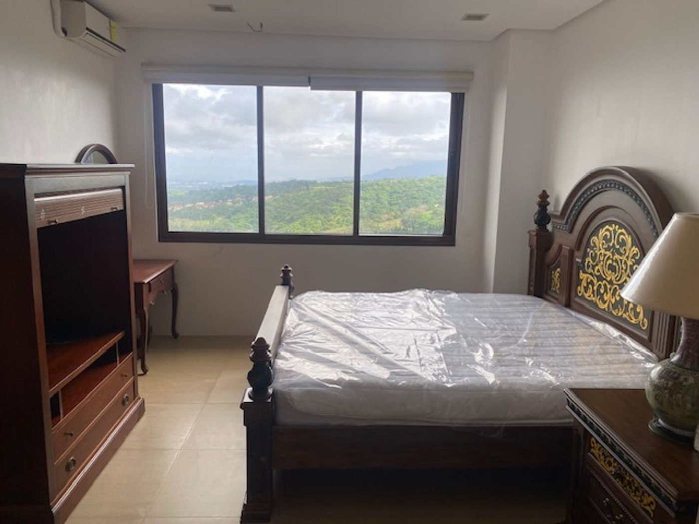 Magnificent 3-Bedroom Penthouse for Sale in Woodridge Mahogany Building, Tagaytay Highlands – photo 19