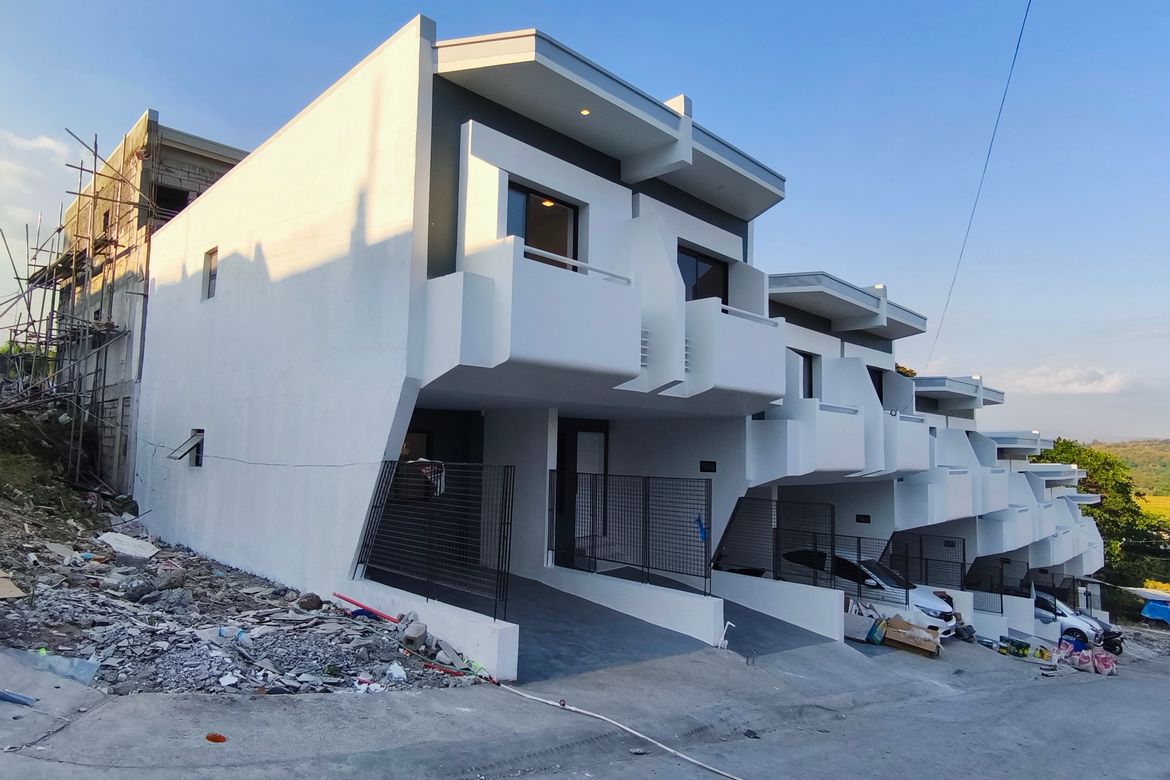 3 Bedroom Townhouse for Sale in Pantok, Binangonan, Rizal