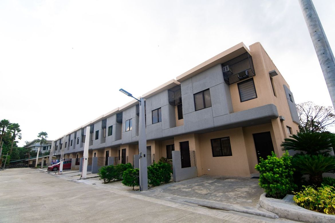3 Bedroom Townhouse for Sale in San Jose, Rodriguez, Rizal