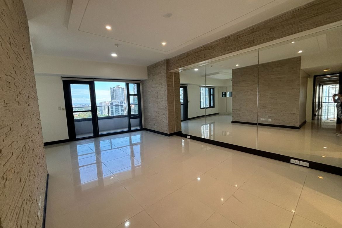 4 Bedroom Condo for Sale in BGC, Taguig – photo 7