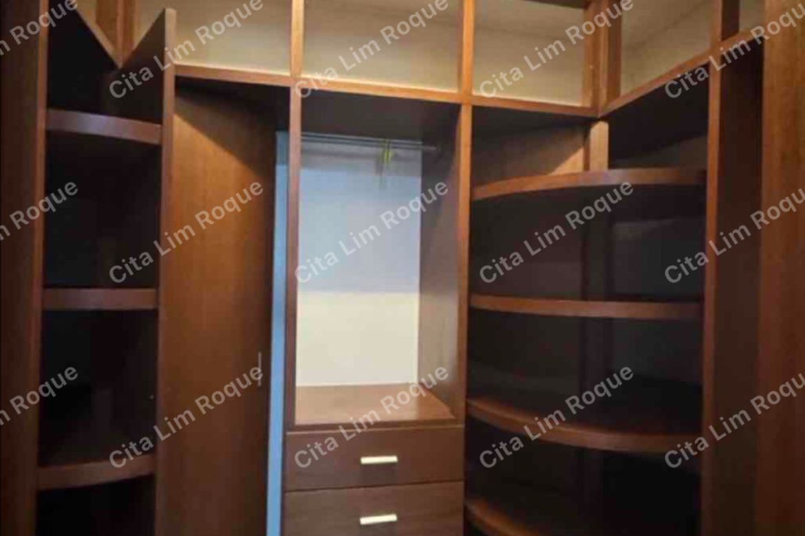 4 Bedroom Condo for Sale in Dasmariñas North, Makati City near MRT-3 Magallanes – photo 8