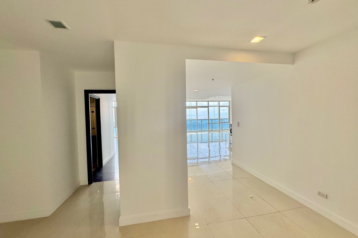 4 Bedroom Condo for Sale in East Gallery Place, BGC, Taguig – photo 9