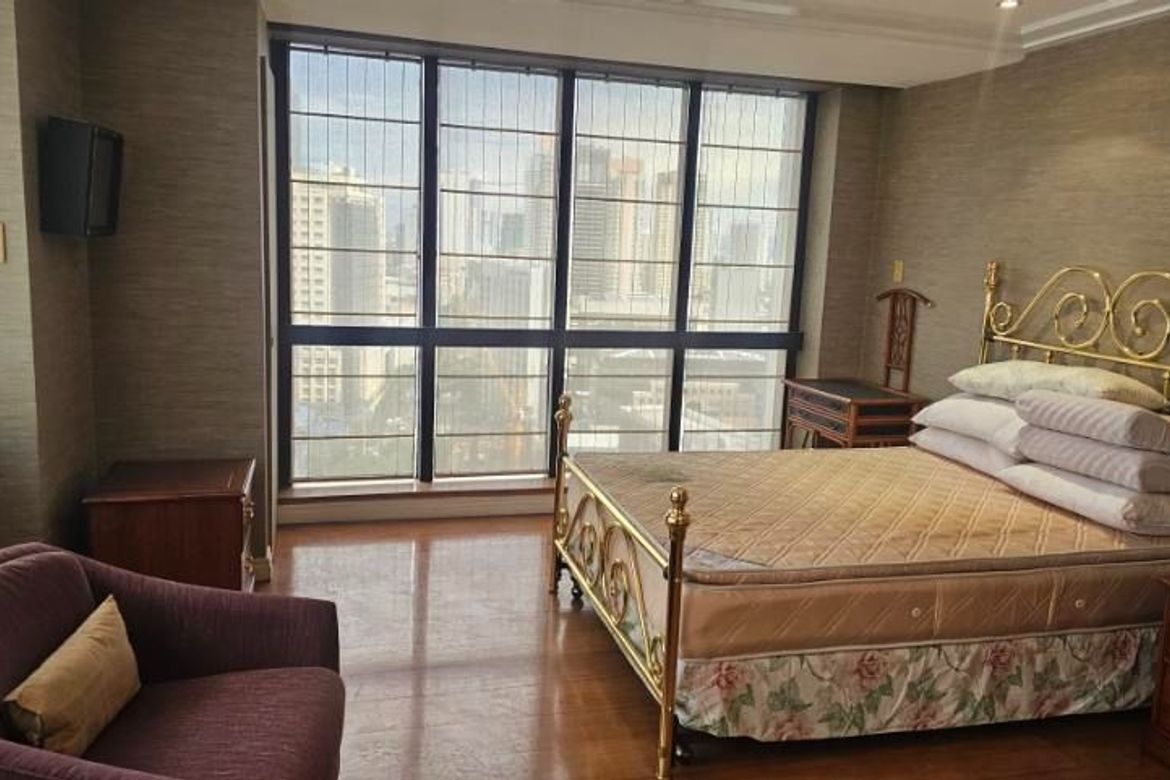 4 Bedroom Condo for Sale in San Antonio, Makati City – photo 12