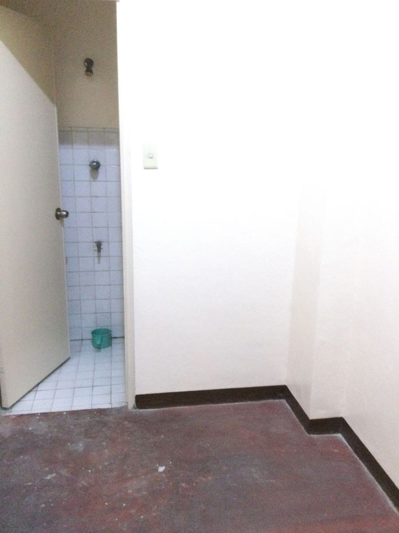 4-Bedroom Condo Unit for Sale in San Nicolas, Manila – photo 24