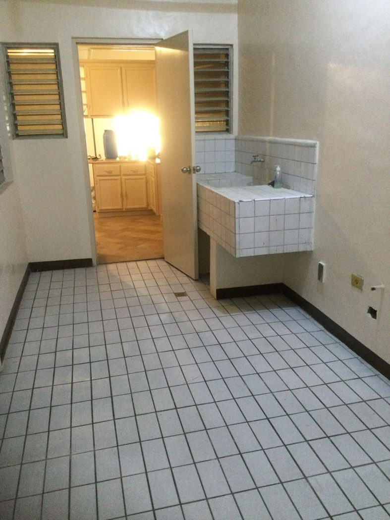 4-Bedroom Condo Unit for Sale in San Nicolas, Manila – photo 26