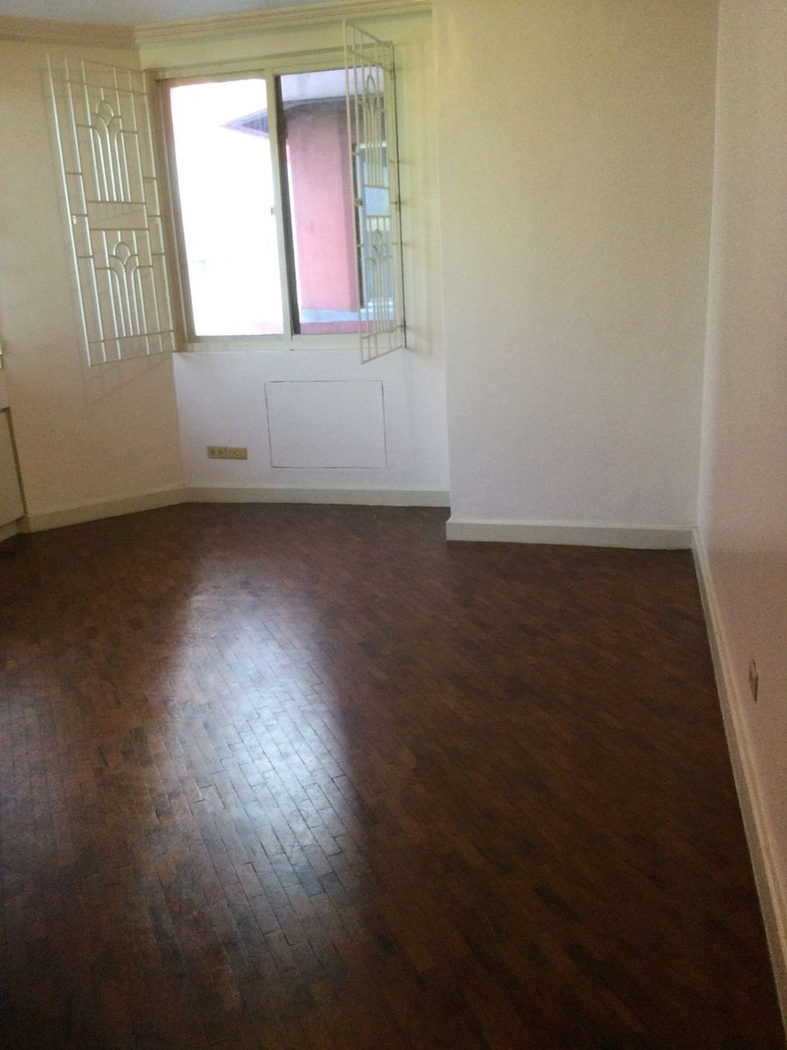 4-Bedroom Condo Unit for Sale in San Nicolas, Manila – photo 28