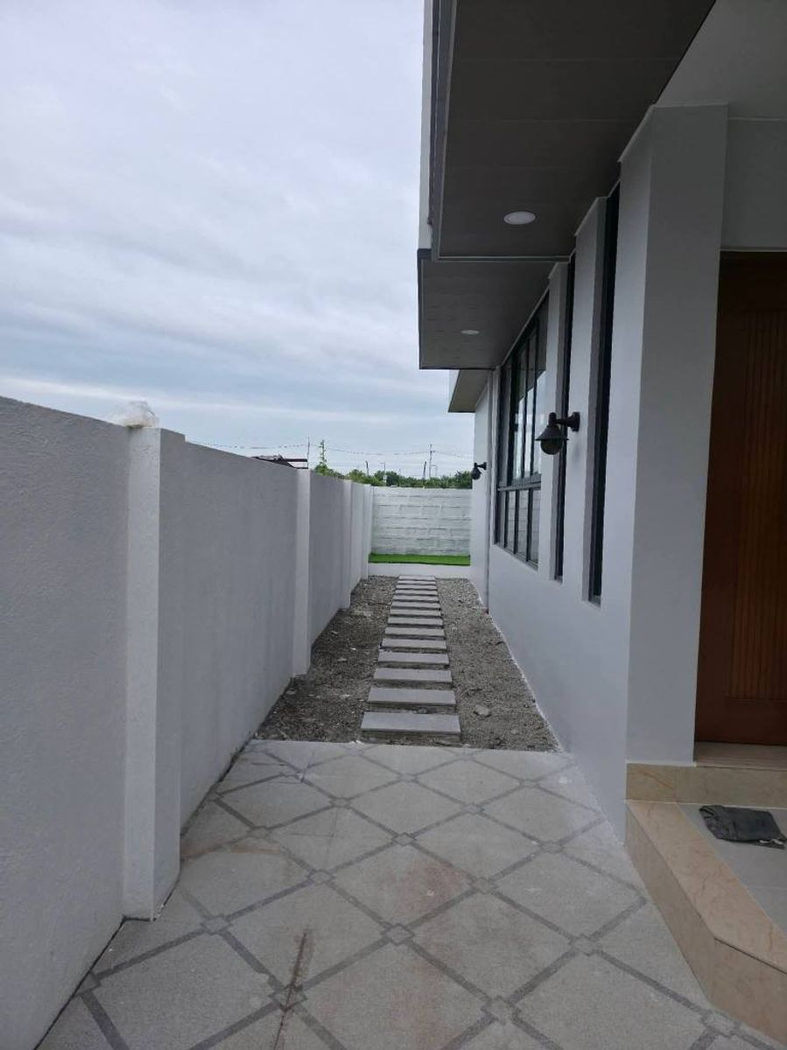 RFO 4-Bedroom Duplex House and Lot for Sale in Grand Centennial Homes, Kawit, Cavite – photo 5