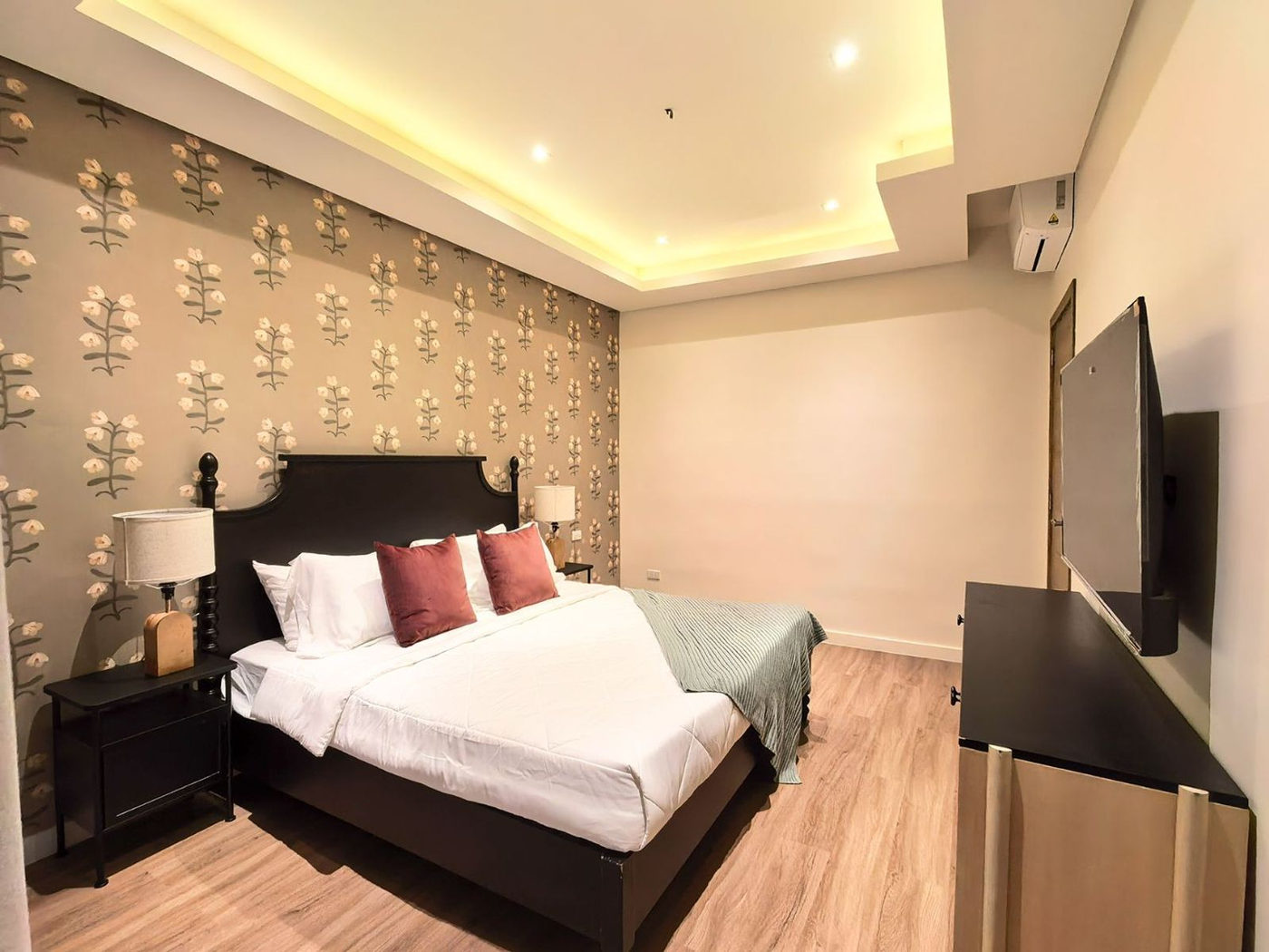 4-Bedroom End-Unit Townhouse for Sale in New Zañiga, Mandaluyong, Metro Manila – photo 2